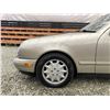 Image 27 : A12D --  1999 MERCEDES E320 GOLD 179603 KMS