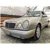 Image 2 : A12D --  1999 MERCEDES E320 GOLD 179603 KMS