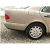 Image 31 : A12D --  1999 MERCEDES E320 GOLD 179603 KMS