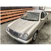 Image 4 : A12D --  1999 MERCEDES E320 GOLD 179603 KMS
