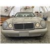 Image 5 : A12D --  1999 MERCEDES E320 GOLD 179603 KMS