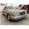 Image 8 : A12D --  1999 MERCEDES E320 GOLD 179603 KMS