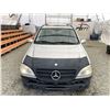 Image 7 : A12H --  2002 MERCEDES ML 320 SILVER 271,527 KMS