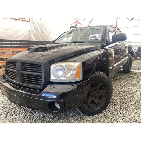 A12R --  2005 DODGE DAKOTA BLACK 244729 KMS