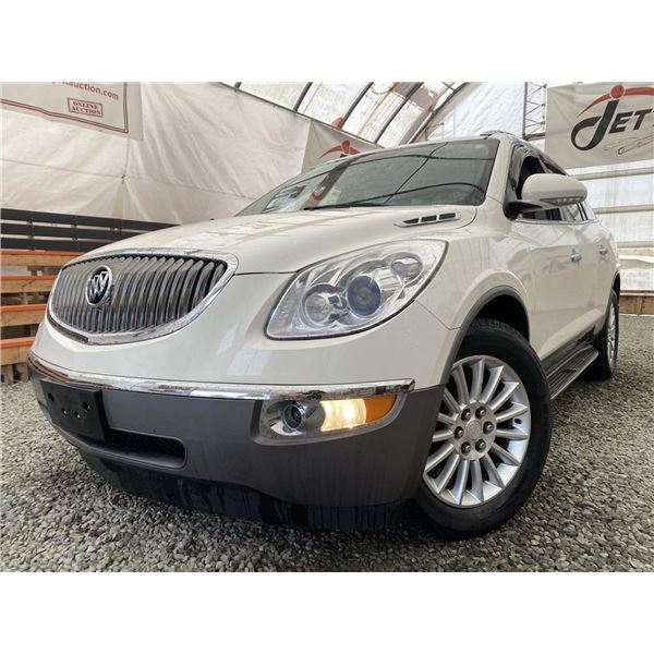 C2 --  2012 BUICK ENCLAVE WHITE 132095 KMS