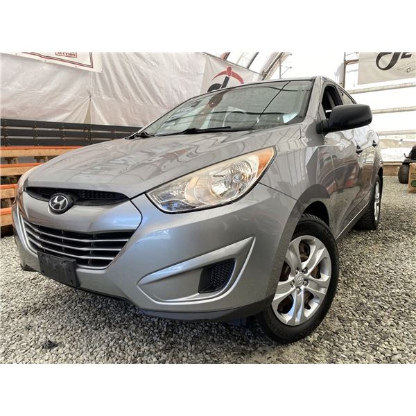 C6L --  2013 HYUNDAI TUCSON GL GREY 161550 KMS