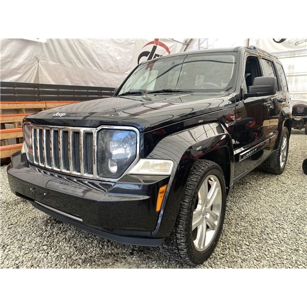 D4 --  2012 JEEP LIBERTY LIMITED BLACK 209775 KMS