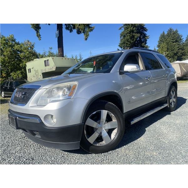 D6 --  2009 GMC ACADIA SLT 7 PASSENGER AWD SILVER 271035 KMS