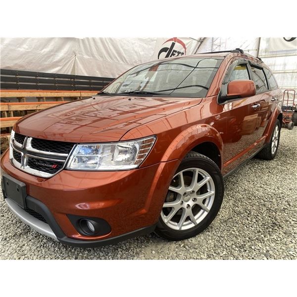 F6 --  2014 DODGE JOURNEY R/T ORANGE 210592 KMS