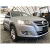Image 8 : B5 --  2010 VOLKSWAGEN TIGUAN SILVER 141344 KMS