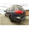Image 20 : A12K --  2008 TOYOTA SIENNA CE GREY 344127 KMS
