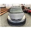Image 7 : A12K --  2008 TOYOTA SIENNA CE GREY 344127 KMS
