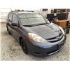 Image 9 : A12K --  2008 TOYOTA SIENNA CE GREY 344127 KMS