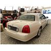 Image 15 : A1 --  2003 LINCOLN TOWN CAR WHITE 170191 KMS "NO RESERVE"