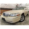 Image 1 : A1 --  2003 LINCOLN TOWN CAR WHITE 170191 KMS "NO RESERVE"