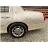 Image 25 : A1 --  2003 LINCOLN TOWN CAR WHITE 170191 KMS "NO RESERVE"