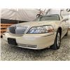 Image 2 : A1 --  2003 LINCOLN TOWN CAR WHITE 170191 KMS "NO RESERVE"