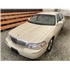 Image 4 : A1 --  2003 LINCOLN TOWN CAR WHITE 170191 KMS "NO RESERVE"