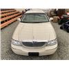 Image 7 : A1 --  2003 LINCOLN TOWN CAR WHITE 170191 KMS "NO RESERVE"