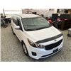 Image 10 : C6C -- 2015 KIA SEDONA LX WHITE 199050 KMS