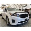 Image 8 : C6C -- 2015 KIA SEDONA LX WHITE 199050 KMS