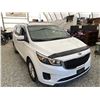 Image 9 : C6C -- 2015 KIA SEDONA LX WHITE 199050 KMS