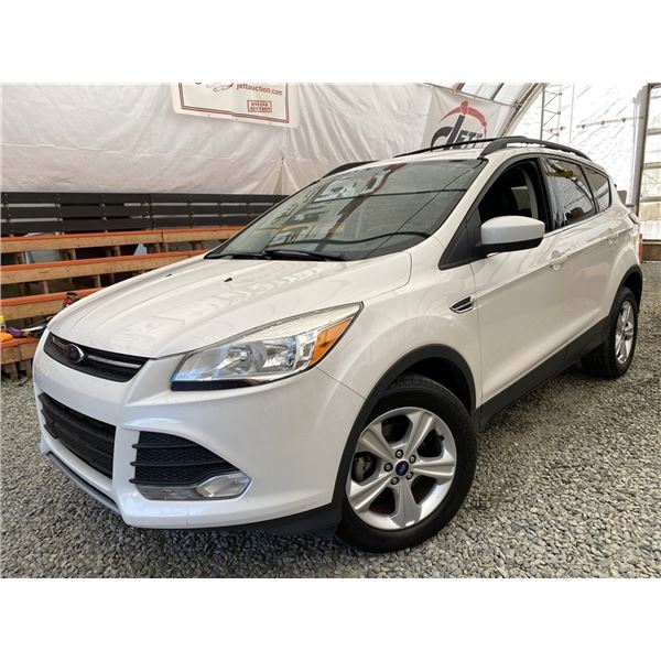 C3 -- 2013 FORD ESCAPE SE WHITE 226199 KMS