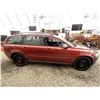 Image 11 : A12W --  2007 VOLVO V50 T5 ORANGE 176803 KMS