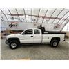 Image 23 : C6S -- 2006 GMC 3500 WHITE 185042 KMS