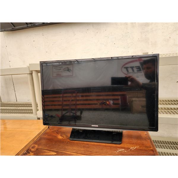 652 - Samsung 28" TV