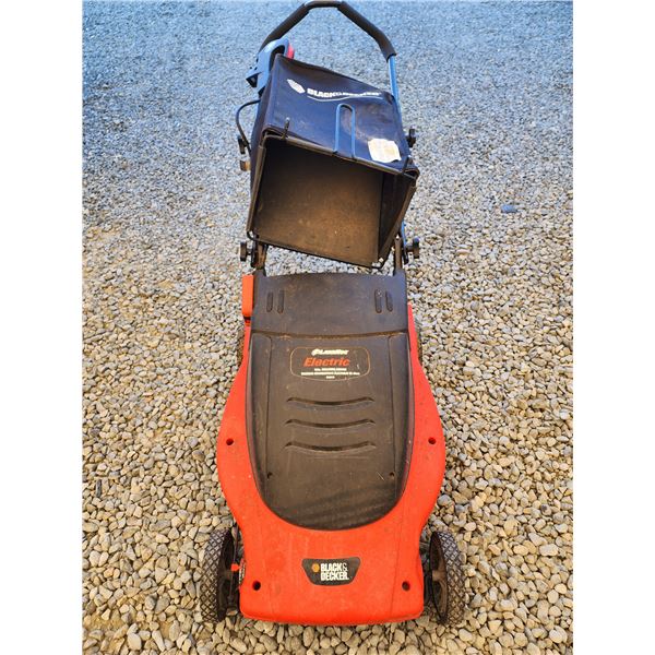 654 - Black and Decker 4hp Lawn Mower
