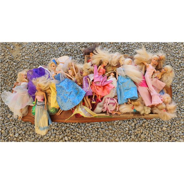 678 - Barbie Dolls