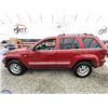Image 23 : A12B -- 2005 JEEP GRAND CHEROKEE RED 324307 KMS