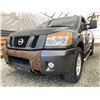 Image 2 : C6N -- 2010 NISSAN TITAN PRO 4X OFF ROAD GREY 329832 KMS