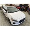 Image 10 : C6J -- 2018 HYUNDAI ELANTRA GT WHITE 191924 KMS