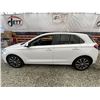 Image 23 : C6J -- 2018 HYUNDAI ELANTRA GT WHITE 191924 KMS