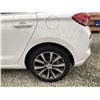 Image 25 : C6J -- 2018 HYUNDAI ELANTRA GT WHITE 191924 KMS