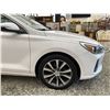 Image 29 : C6J -- 2018 HYUNDAI ELANTRA GT WHITE 191924 KMS