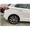 Image 31 : C6J -- 2018 HYUNDAI ELANTRA GT WHITE 191924 KMS