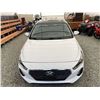 Image 7 : C6J -- 2018 HYUNDAI ELANTRA GT WHITE 191924 KMS