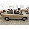 Image 11 : A12Z -- 2000 TOYOTA ECHO BEIGE 181561 KMS