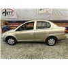 Image 23 : A12Z -- 2000 TOYOTA ECHO BEIGE 181561 KMS
