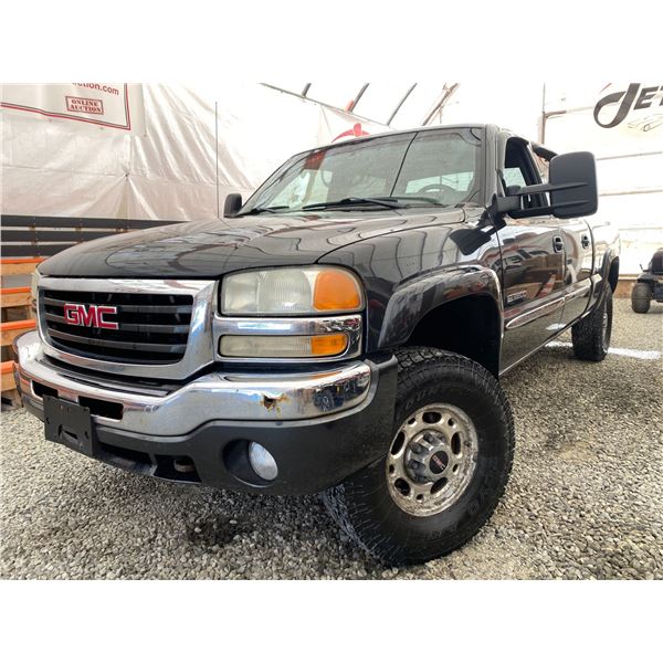 F1 -- 2004 GMC SIERRA 2500 GREY 267100 KMS