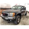 Image 3 : F1 -- 2004 GMC SIERRA 2500 GREY 267100 KMS