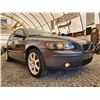 Image 8 : A8 --  2005 VOLVO S40 GREY 270994 KMS