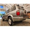 Image 20 : A10 --  2001 INFINITI QX4 GREY 316439 KMS