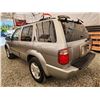 Image 21 : A10 --  2001 INFINITI QX4 GREY 316439 KMS