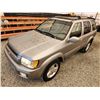 Image 4 : A10 --  2001 INFINITI QX4 GREY 316439 KMS