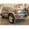 Image 8 : A10 --  2001 INFINITI QX4 GREY 316439 KMS