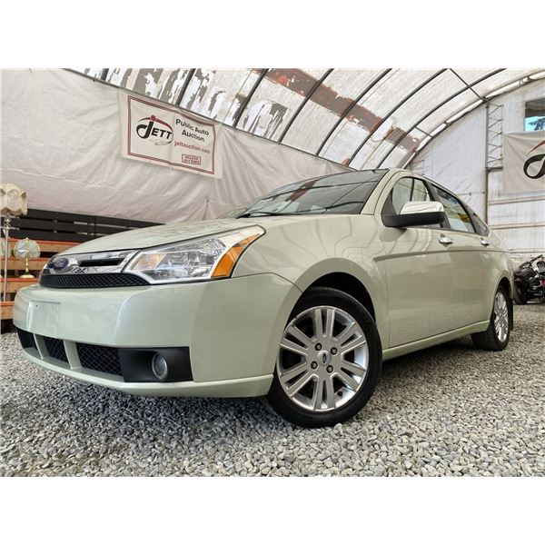 A12A --  2010 FORD FOCUS GREEN SEL 213894 KMS